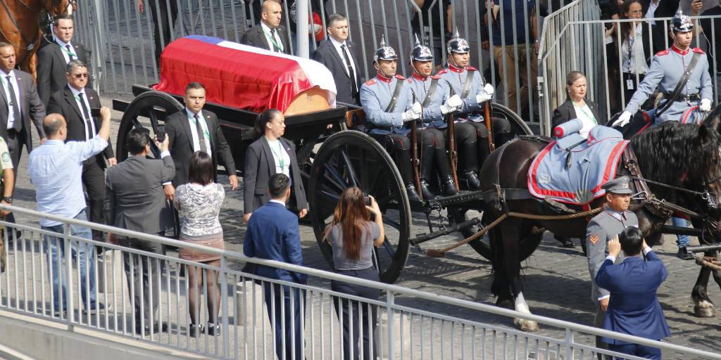 Vista general del cortejo fúnebre del expresidente Sebastián Piñera